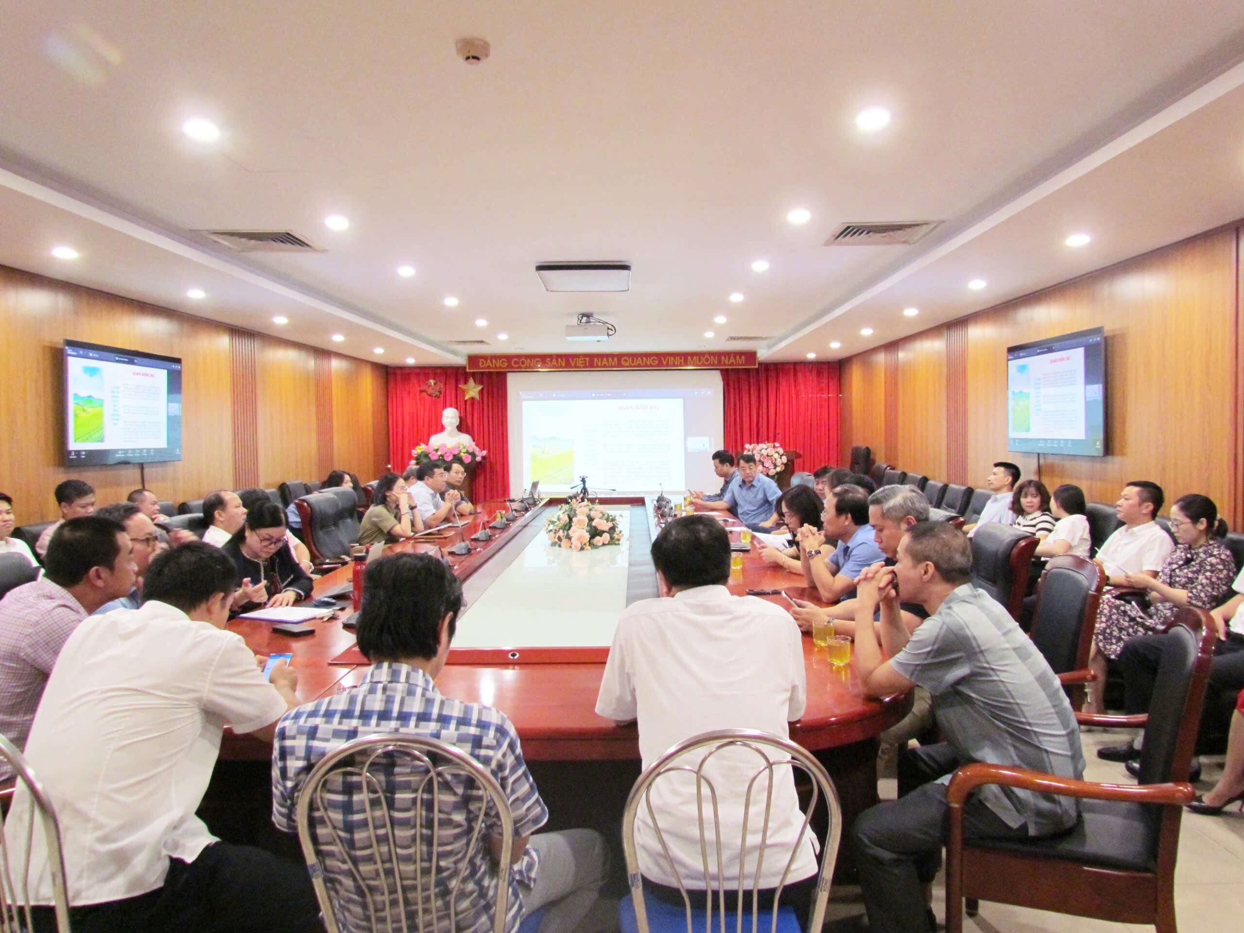 Cục Quản lý đất đai nghiên cứu, học tập, quán triệt, tuyên truyền và triển khai thực hiện Nghị quyết Hội nghị lần thứ ba Ban Chấp hành Trung ương Đảng khóa XIV